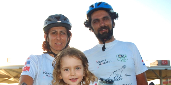 Soner, İnci ve Minik Gezgin