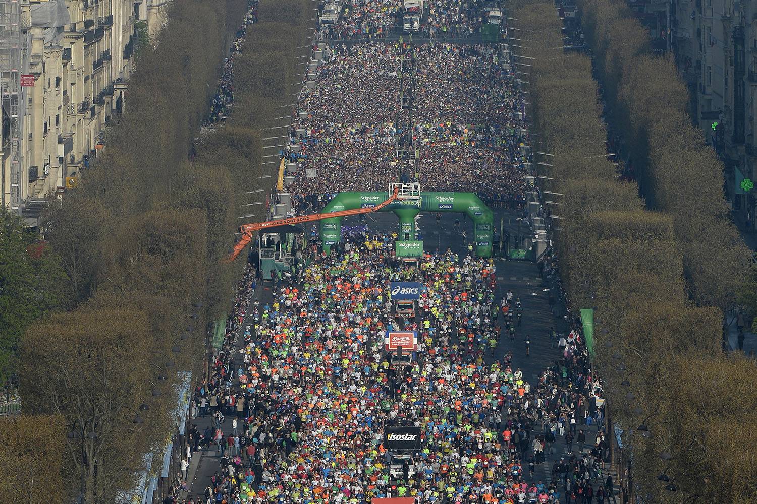 Paris Maratonu 2016 start